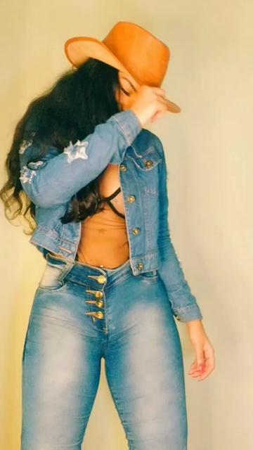 @carolbeato video cover