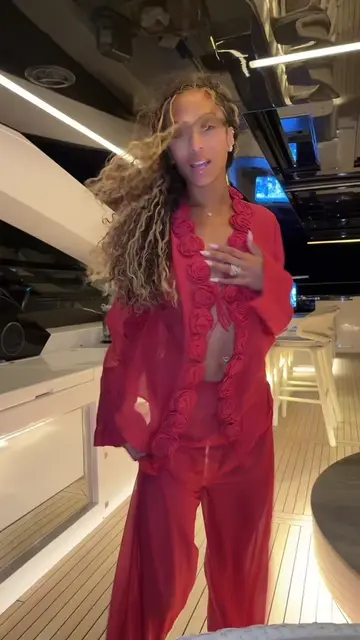 @jillyanais video cover