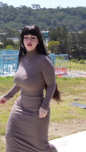 @lara.walkies video cover