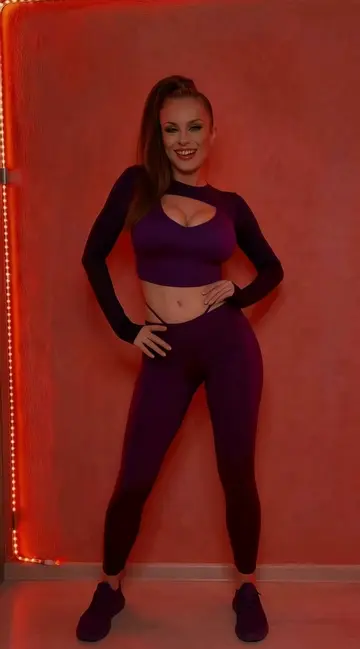 @larounete video cover