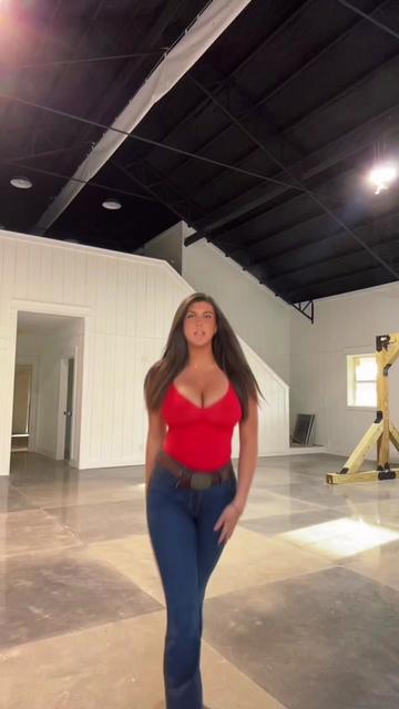 @lydia.hollis video cover