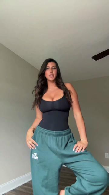 @lydia.hollis video cover