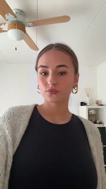 @maaike_roellies video cover