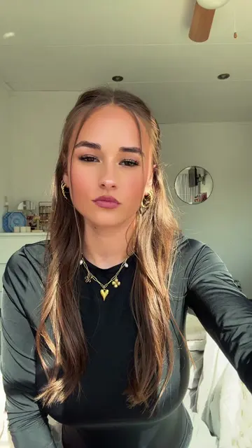 @maaike_roellies video cover