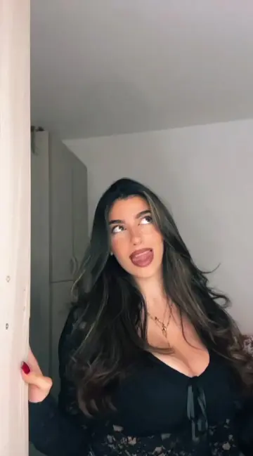 @marikamo video cover