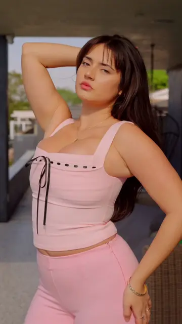 @sarahcurr video cover