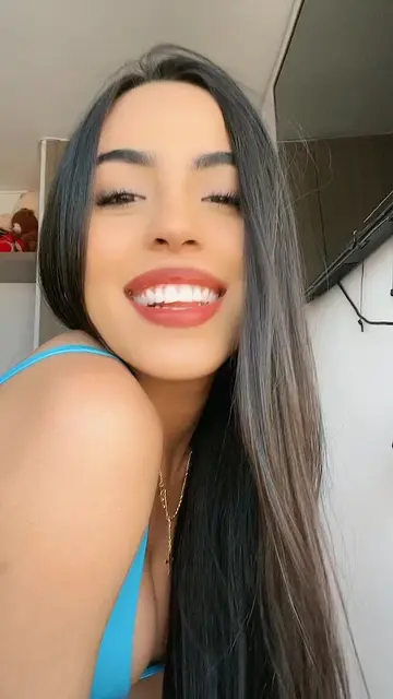 @valentina_abello video cover